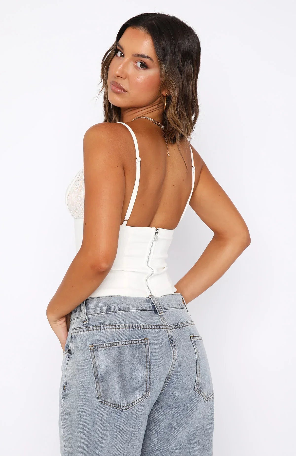 SOFIA – SPITZEN CROP TOP MIT SPAGHETTITRÄGERN IN SCHWARZ & WEISS 3