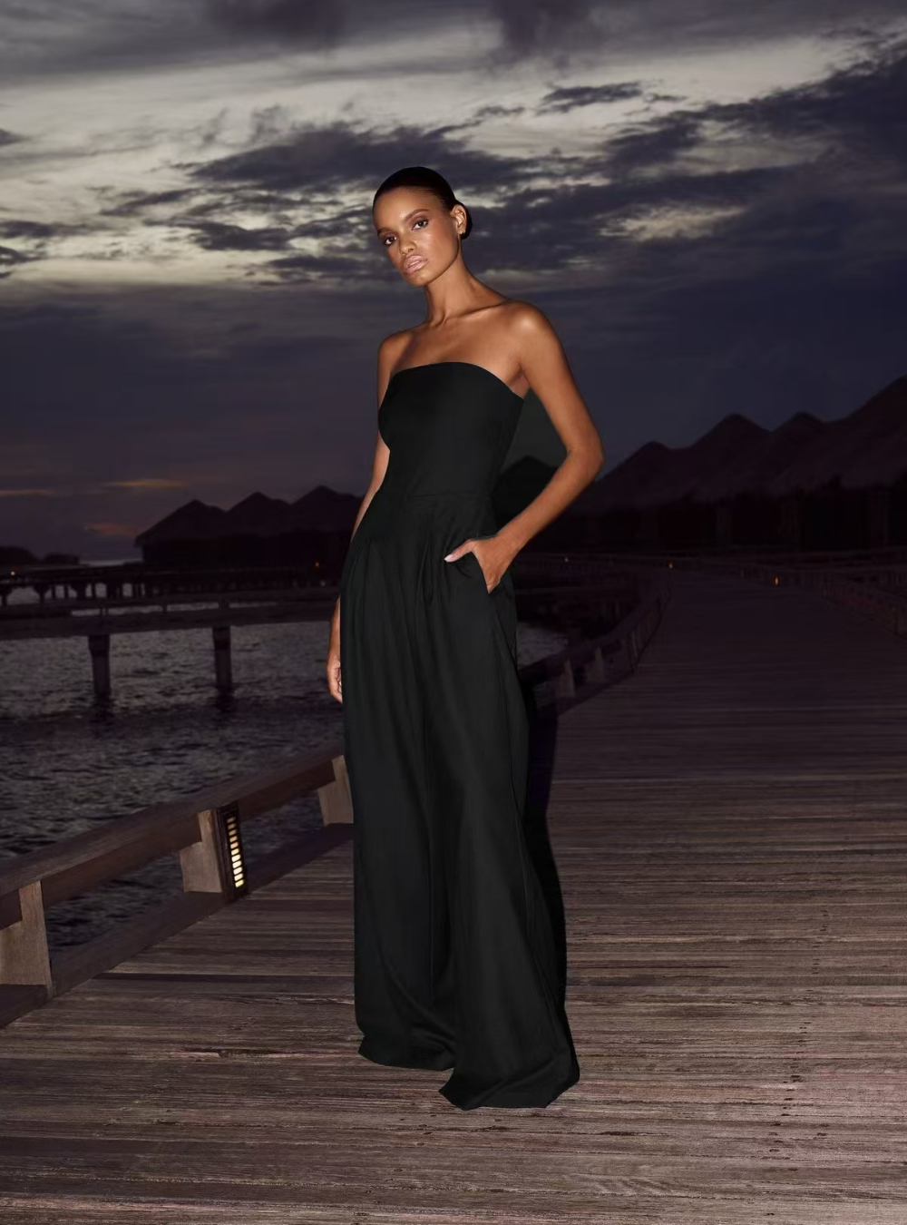VALERIA SCHULTERFREIER JUMPSUIT IN DUNKELBLAU/SCHWARZ 6