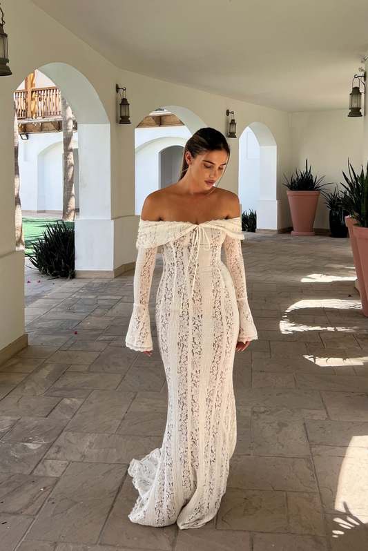 ELISA MAXIKLEID AUS SPITZE – SCHULTERFREI IN WEISS 1