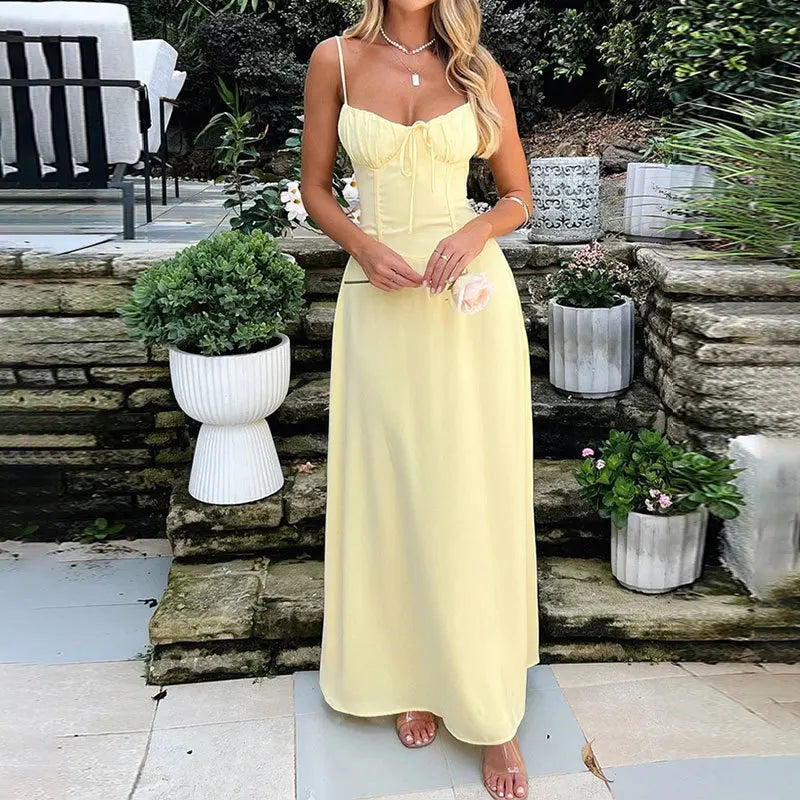 SOLÈA | SOMMERLICHES MAXIKLEID MIT SCHNÜRUNGSDETAIL 2
